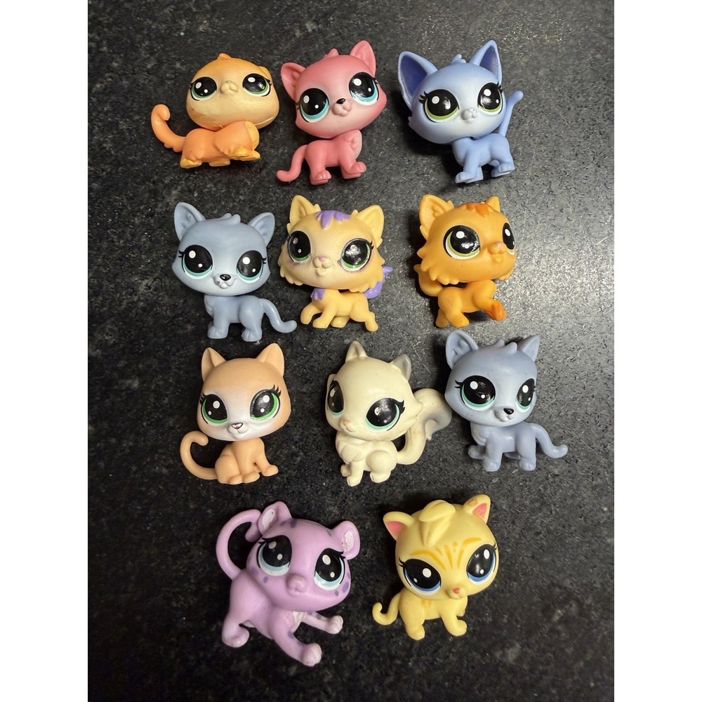 LPS Teeniest Tiniest Cats Lot of 11 Vintage Hasbro Littlest Pet Shop Teensies